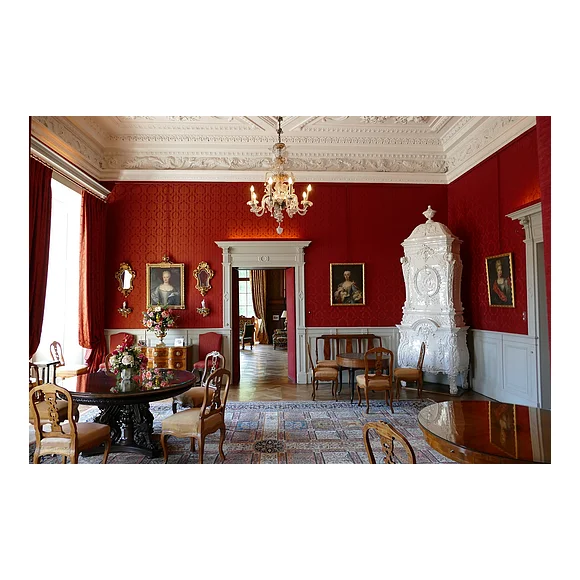 Blick in den roten Salon