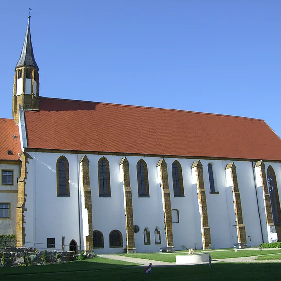 Blick auf die katholische Pfarrkirche Mariä Himmelfahrt.
