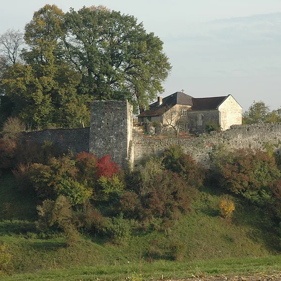Burgruine Graisbach Gesamtansicht auf die Burgruine Graisbach
