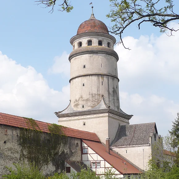 Blick auf ein Stadttor in Nördlingen.