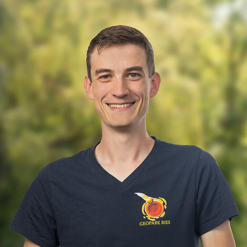 Porträtfoto des Mitarbeiters Fabian Weiß.