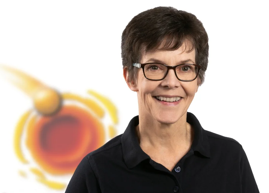 Das Porträtfoto zeigt die Geopark Führerin Cindy Cooper.