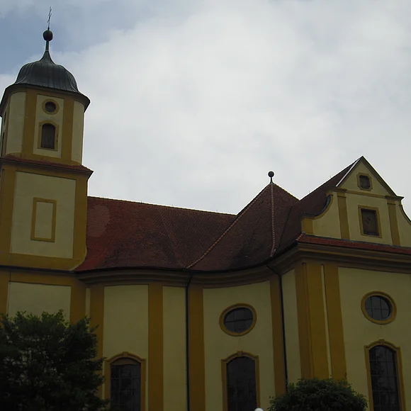 Außenansicht der kath. Wallfahrtskirche St. Maria