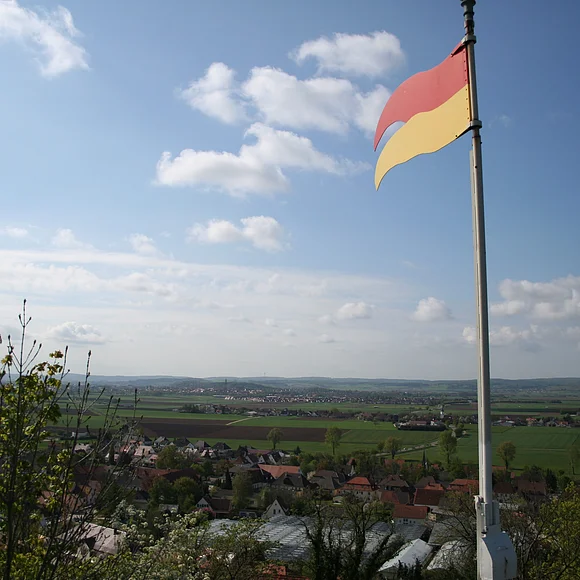 Blick vom Wallersteiner Felsen in das Ries.