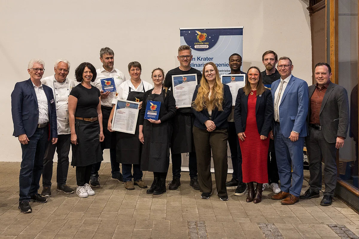 „Geopark Ries kulinarisch“ wächst weiter Auf dem Bild sieht man die neuen Kulinarisch Partner der Initiative Geopark Ries Kulinarisch